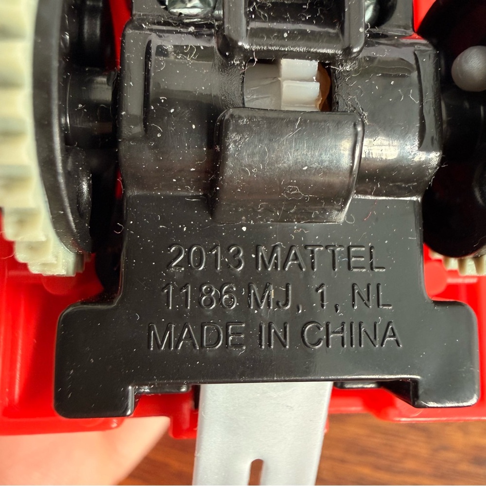Thomas & Friends Trackmaster Motorized Train Engine James - Picture 6 of 7